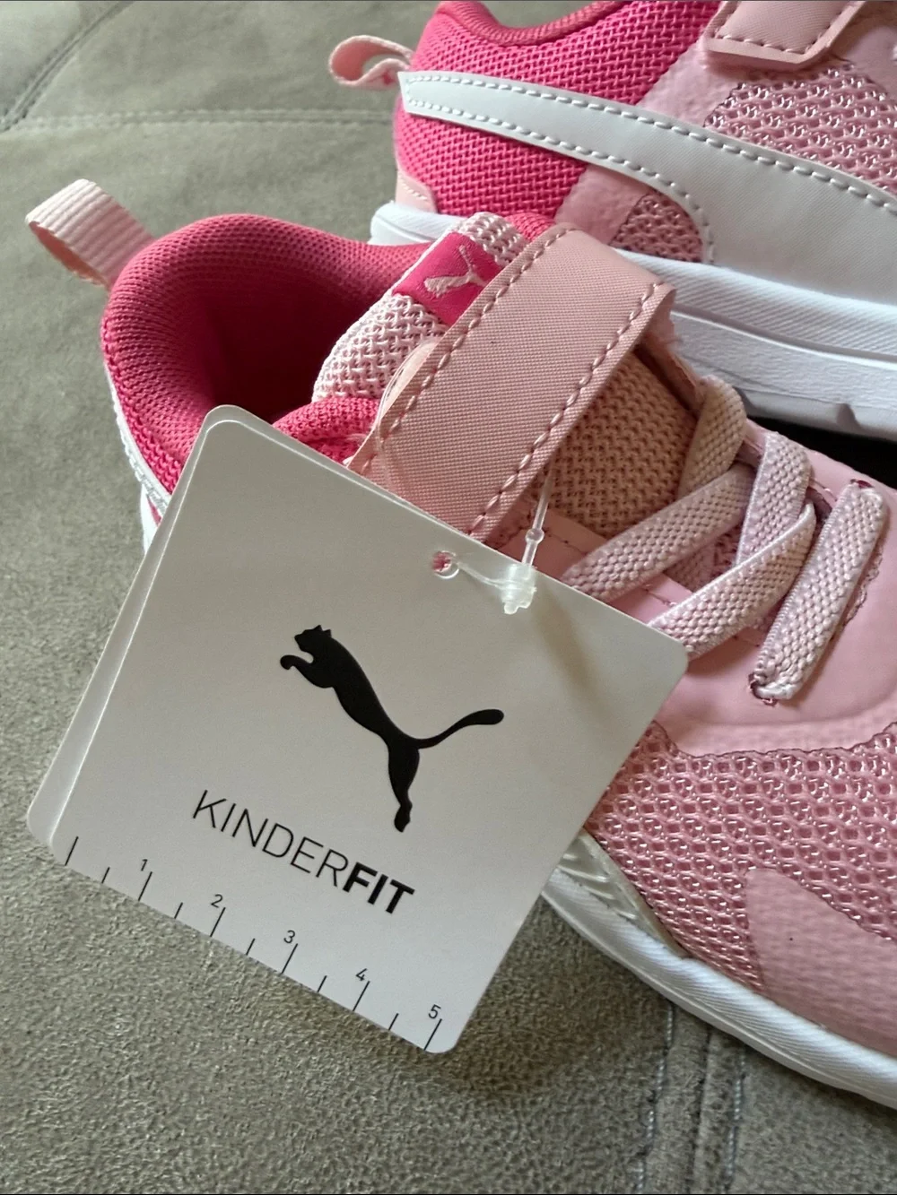 PUMA Evolve Run Mesh girl‘s size 10 sneakers